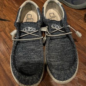 Hey Dudes - Wally’s